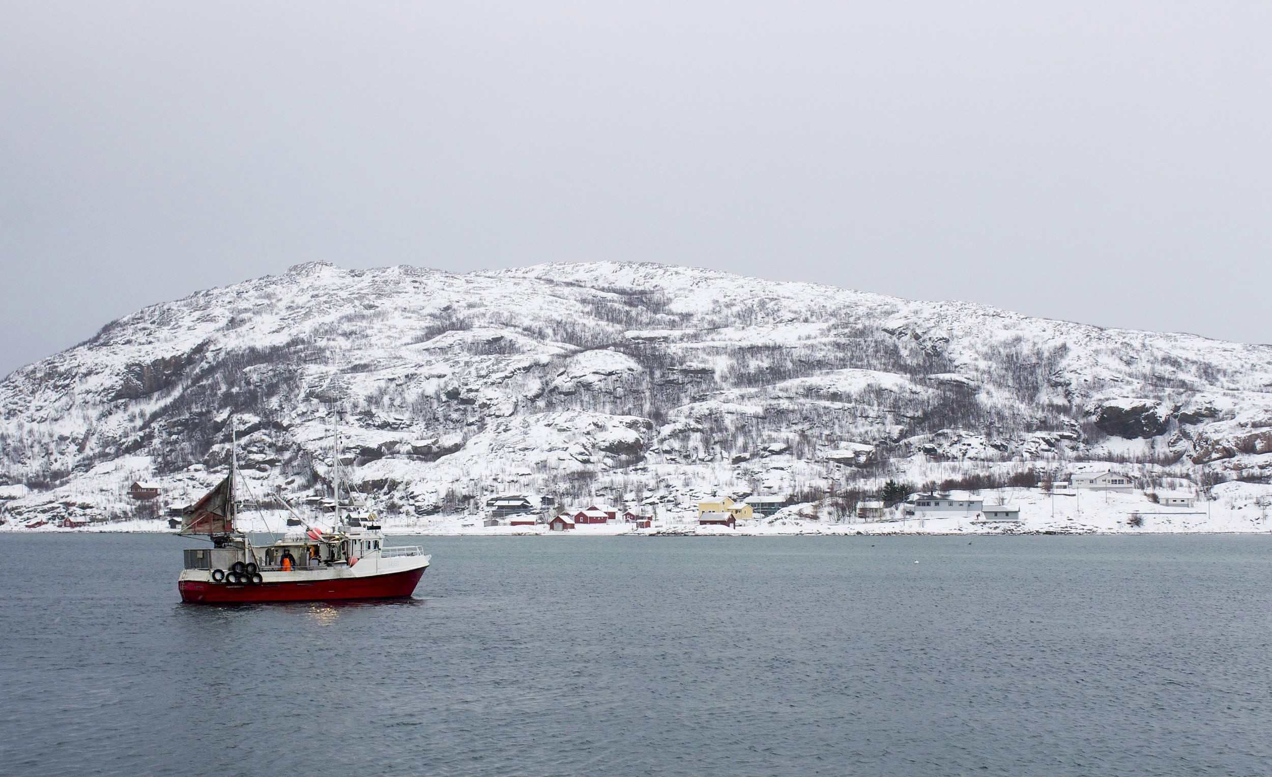 EU-Norway crab row could fuel oil tensions in Arctic
