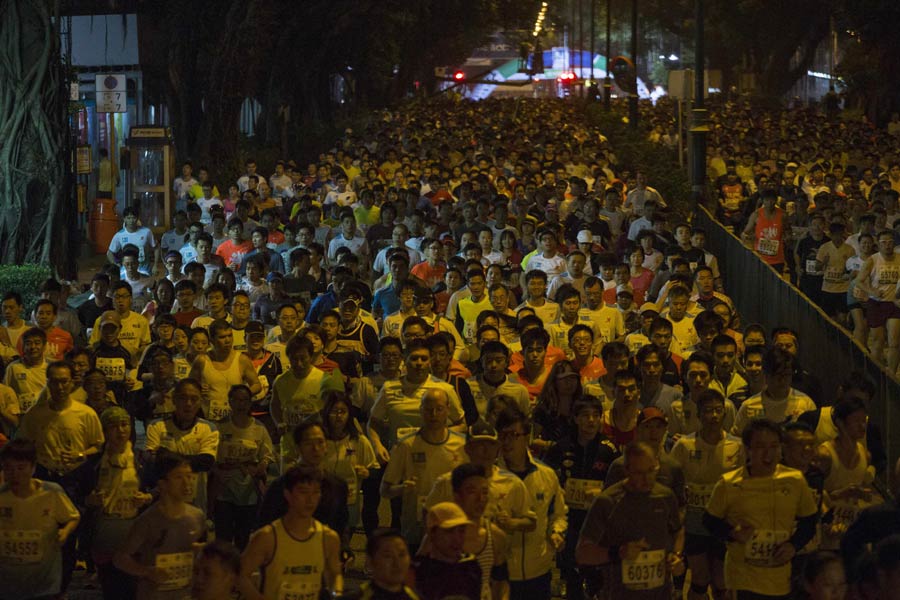75,000人参加香港马拉松比赛 75,000人参加香港马拉松比赛