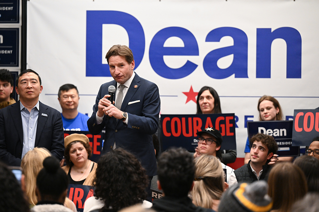 U.S. Representative Dean Phillips holds a campaign event at Hanover Inn Dartmouth in Hanover, New Hampshire, U.S., January 18, 2024. /CFP